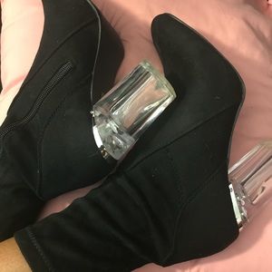 Cape Robin Suede Black clear heel boots